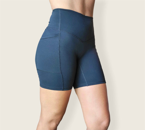 On The Move Biker Shorts 7” - Black